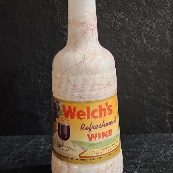 1955 Vintage Welches Refreshment Concord Grape Paper Label Wine Bottle - Picture 1 of 7